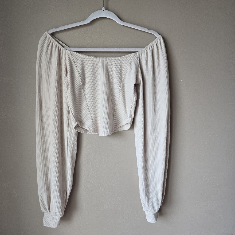 Altar'd State Long Sleeved Cream Crop Top Size Small